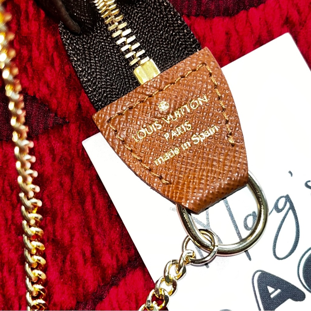 Louis Vuitton: Wardrobe Trunks Travel Patches Limited Edition Mini Pochette Bag - Picture 12 of 14